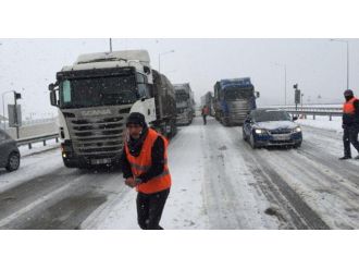 TIR kaza yaptı: Bolu Dağı tüneli trafiğe kapandı