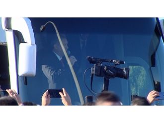 Cumhurbaşkanı Erdoğan otobüsten konuştu