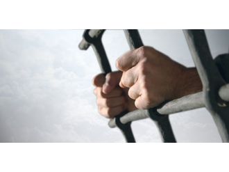 HDP minibüsünü ateşe veren şahsa 10 yıl hapis