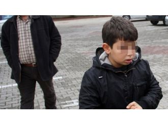 10 yaşındaki çocuğu dolandırdılar!