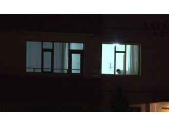 Yaşlı kadın boğazı kesilerek öldürüldü