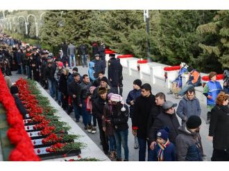 Azerbaycan şehitlerini andı