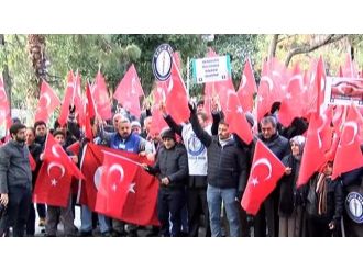 Sağlıkçılardan bildiriyi imzalayan akademisyenlere tepki