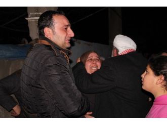 Bunu yapan insan olamaz ! Boğazını ve bileklerini kestiler