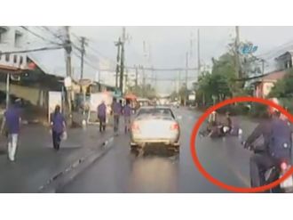 Sanki kazayı o değil başkası geçirdi !