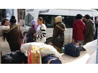 Vatandaşlar ilçeyi boşaltıyor