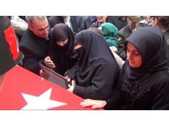 Şehidin yakınları: Bu ülkeyi kimseye böldürtmeyiz