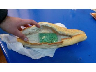 Ekmek arası uyuşturucu sevkıyatı