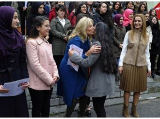 Bayan Biden karne törenine katıldı