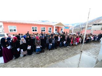 GÜSAD’dan başarılı öğrencilere burs