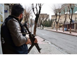 Emniyet müdürlüğüne roketli saldırı