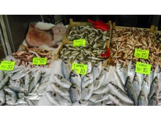 Kar düştü: Balık fiyatları uçtu