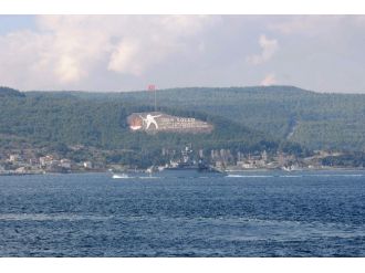 İki Rus savaş gemisi Çanakkale Boğazı’ndan geçti
