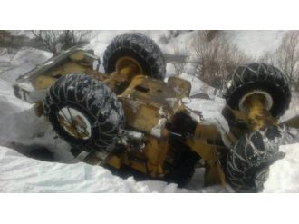 Van’da kar temizleme aracı devrildi