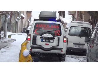 Sağlık görevlisi ölümden döndü