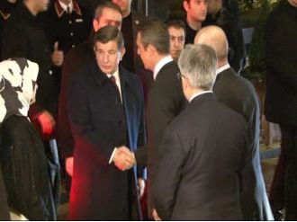 Davutoğlu’ndan Koç’a taziye ziyareti