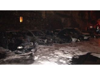 İstanbul’da 7 araç kundaklandı