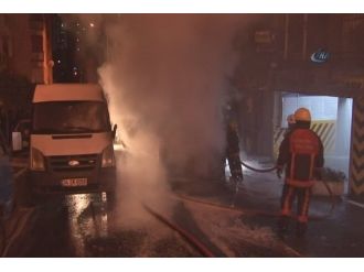 Ambulans bir anda alev topuna döndü