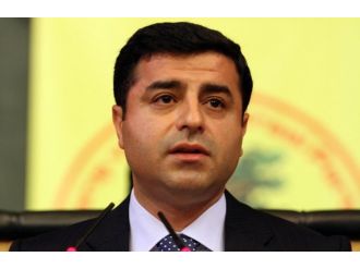 Demirtaş: Hendek ve barikat normal bir şey değil