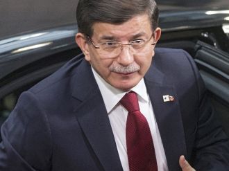 Davutoğlu, Matrakçı Nasuh sergisini gezdi