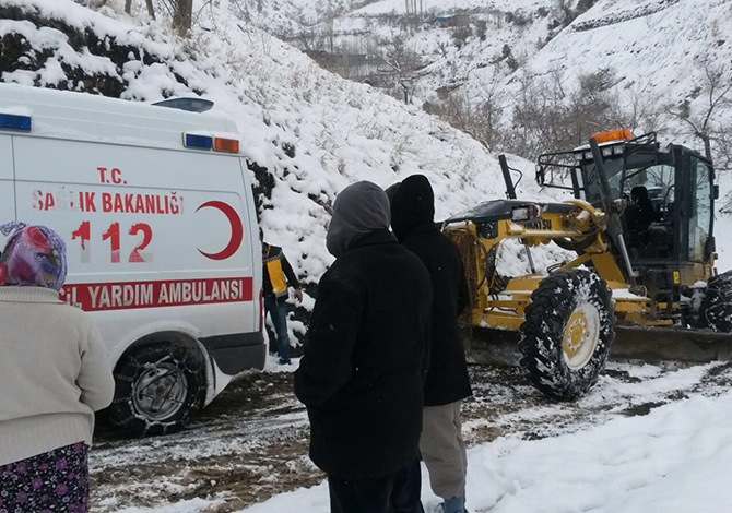 Büyükşehir Yolu Açtı Ambulans Hastaya Ulaştı