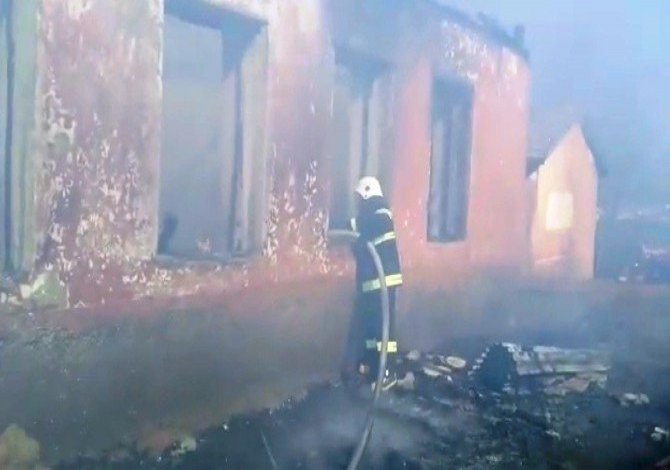 Kullanılmayan Okulda Yangın