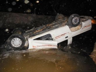 Otomobil dereye uçtu: 1 ölü, 4 yaralı