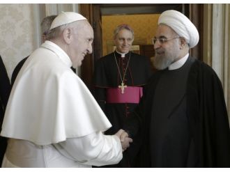 İran Cumhurbaşkanı Vatikan’da Papa’yla görüştü