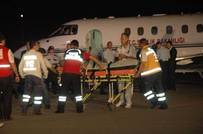 İsrailden getirilen 2 yaralı Ankarada