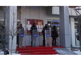 Elazığ’da DBP’li belediye eş başkanlarına gözaltı