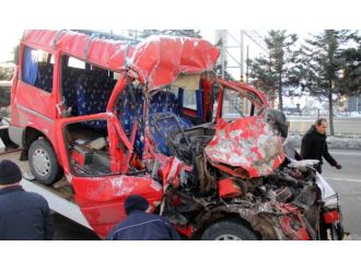 Bu minibüsten sağ çıktı