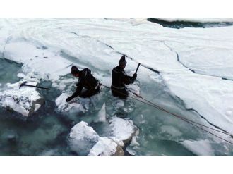 11 yaşındaki çocuk ellerinden kayıp gitti!