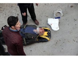 Yaşlı adam kanal inşaatına düştü