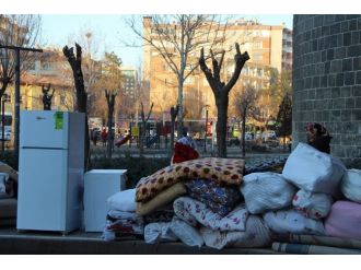 Sur’dan "kaçış" devam ediyor