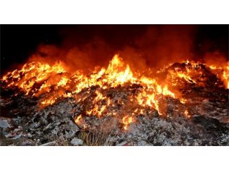 Tıbbi atıklar alev alev yandı!