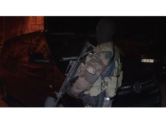 İstanbul’da 25 adrese şafak operasyonu