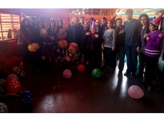 AK Partili gençlerden engellilere ziyaret