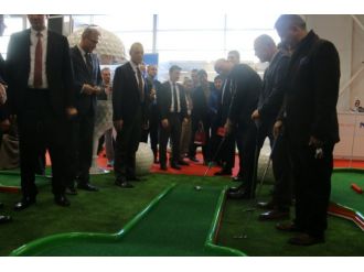 Bakan’dan golf şov