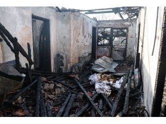 Anne ile oğul evlerinde yanarak can verdi