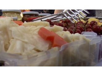 Turşu festivali renkli görüntüler oluşturdu