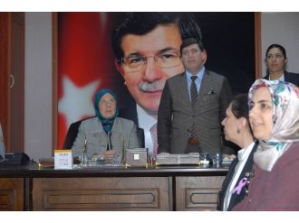 Bakan Ramazanoğlu Sur’dan göç edenlerle buluştu