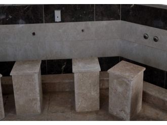 Milyonluk caminin muslukları çalındı