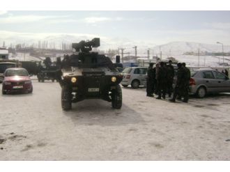 İzinsiz gösteriye polis müdahalesi: 5 gözaltı