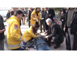 Beyoğlu’nda kamyonla otobüs çarpıştı