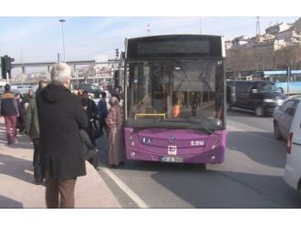 İstanbul’da kamyonet otobüsle çarpıştı: 10 yaralı