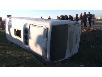 Esenyurt’ta işçi servisi devrildi: 8 yaralı