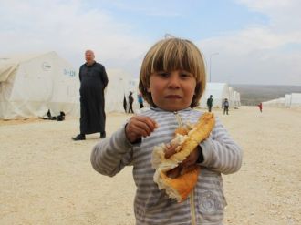 Türkmen dağından gelenler kampa yerleştiriliyor