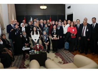 Şehit aileleri ve gazilerle bir araya geldi