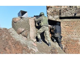 Sur’da yaralanan asker şehit oldu