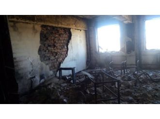 Teröristler bir okulu daha ateşe verdi